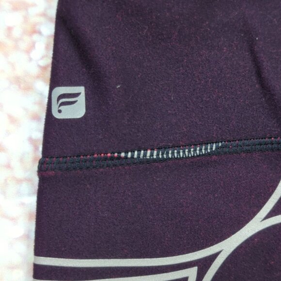 Fabletics Mid-Rise Capri Leggings M Black Pink Ombre Print - Picture 5 of 8